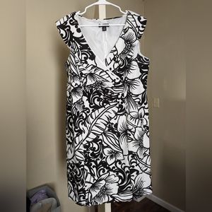 Black & white stunner!